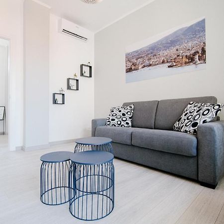 Bright Home - The House Of Travelers 코모 외부 사진