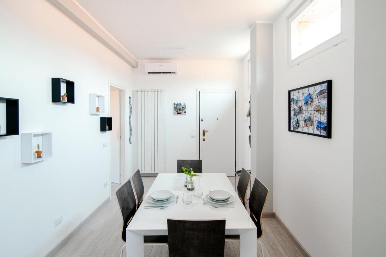 Bright Home - The House Of Travelers 코모 외부 사진