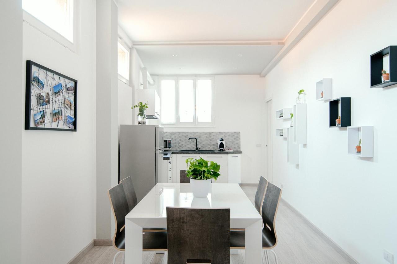 Bright Home - The House Of Travelers 코모 외부 사진
